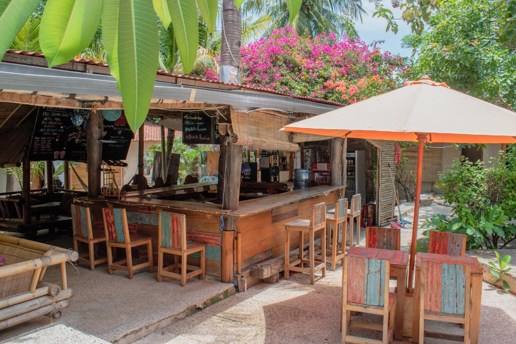 Jati Village, Party Hostel And Bungalows Gili Trawangan Zimmer foto
