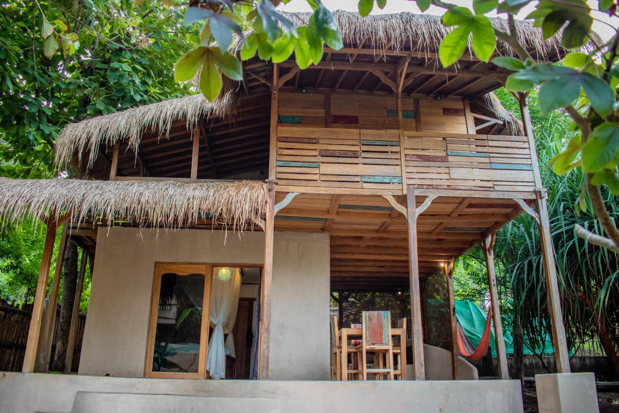 Jati Village, Party Hostel And Bungalows Gili Trawangan Zimmer foto