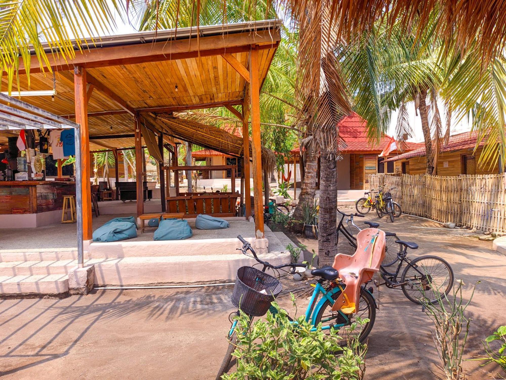 Jati Village, Party Hostel And Bungalows Gili Trawangan Exterior foto