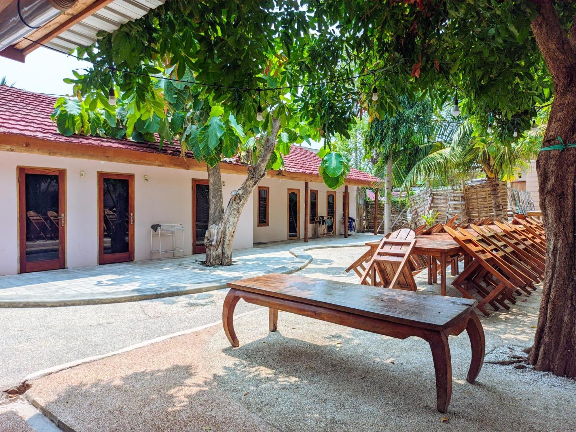 Jati Village, Party Hostel And Bungalows Gili Trawangan Exterior foto