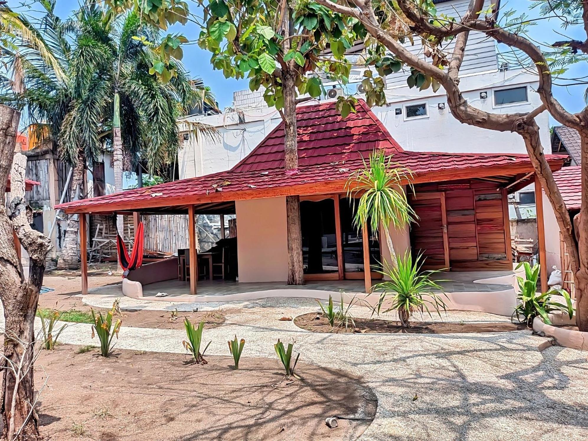 Jati Village, Party Hostel And Bungalows Gili Trawangan Exterior foto