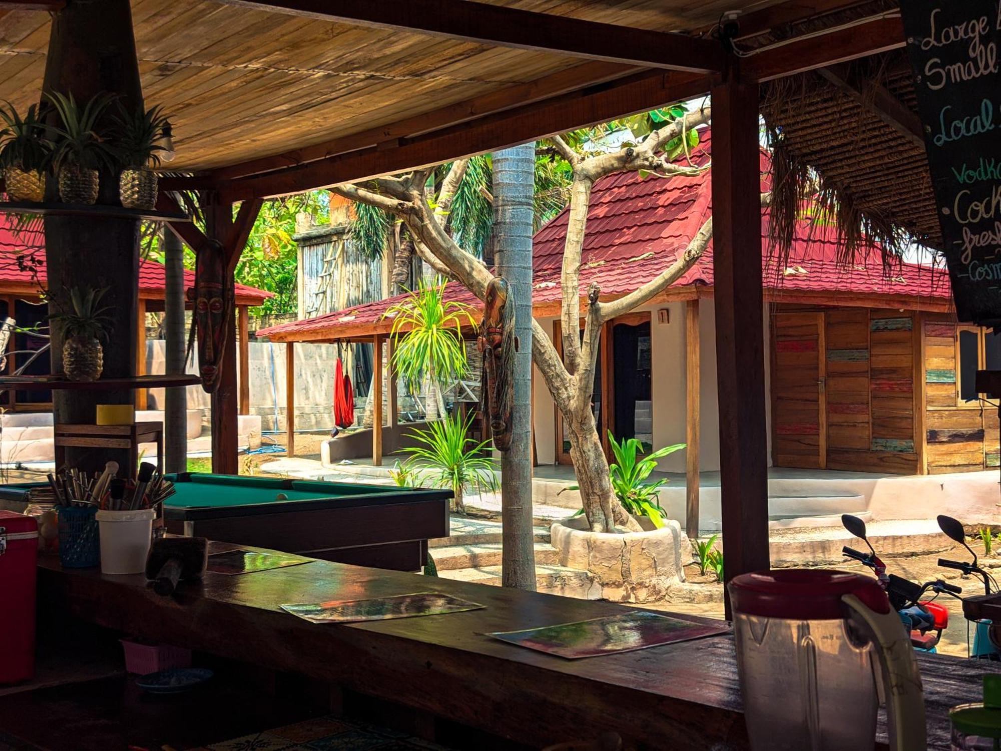 Jati Village, Party Hostel And Bungalows Gili Trawangan Exterior foto