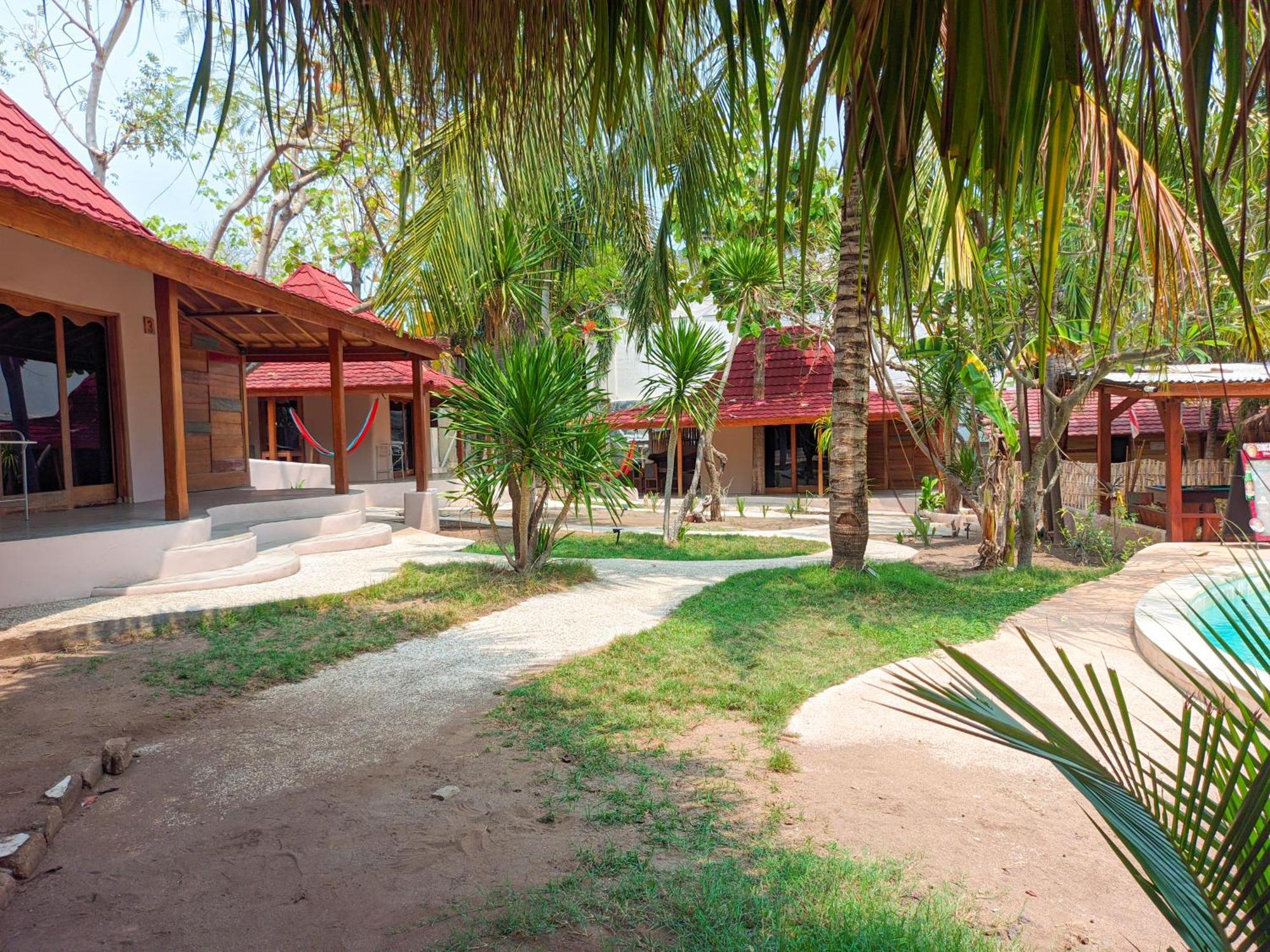 Jati Village, Party Hostel And Bungalows Gili Trawangan Exterior foto