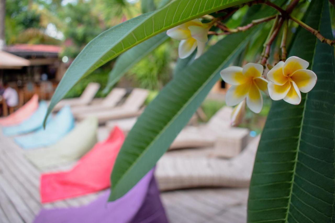 Jati Village, Party Hostel And Bungalows Gili Trawangan Exterior foto