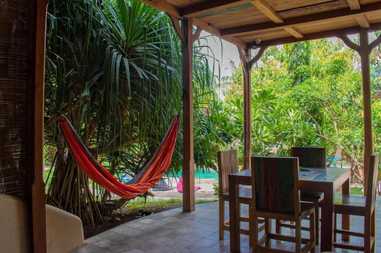 Jati Village, Party Hostel And Bungalows Gili Trawangan Exterior foto